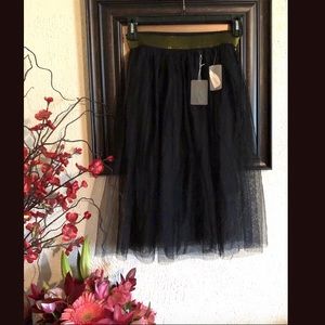 SOLD!! NWT tulle black forever 21 skirt Sz Medium